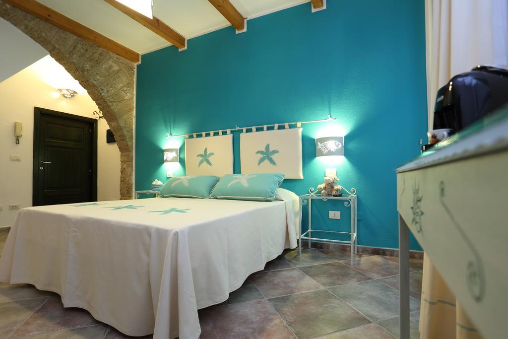 Double or Twin Room Private Bathroom