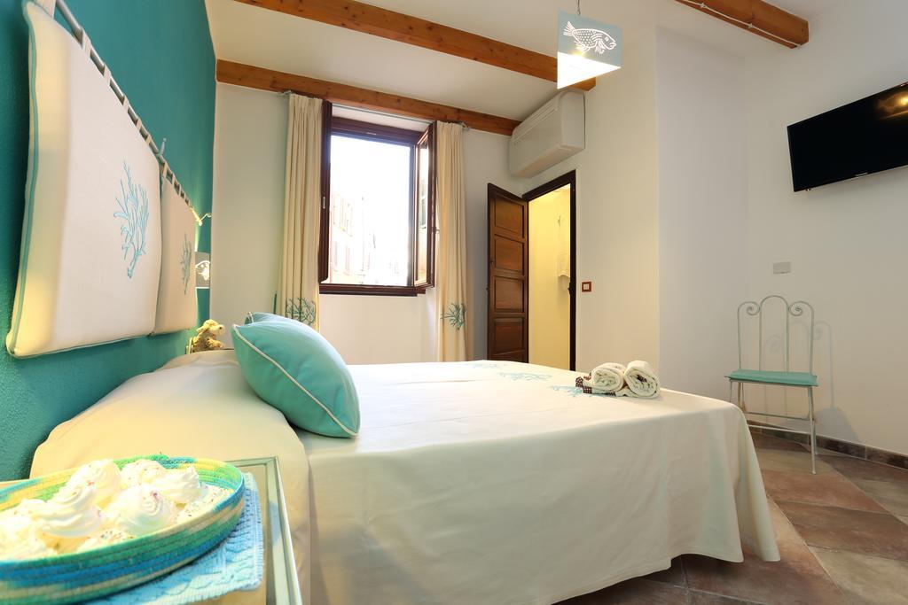 Double or Twin Room Private Bathroom